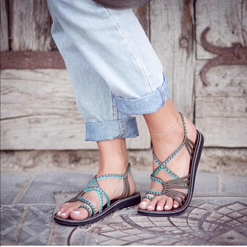 Plaka Palm Leaf sandals